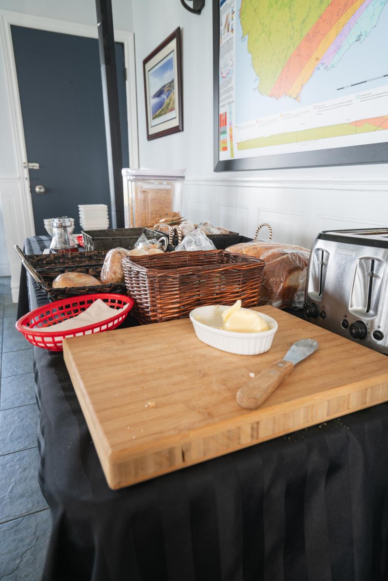 Trepassey Edge Of The Avalon Inn المظهر الخارجي الصورة